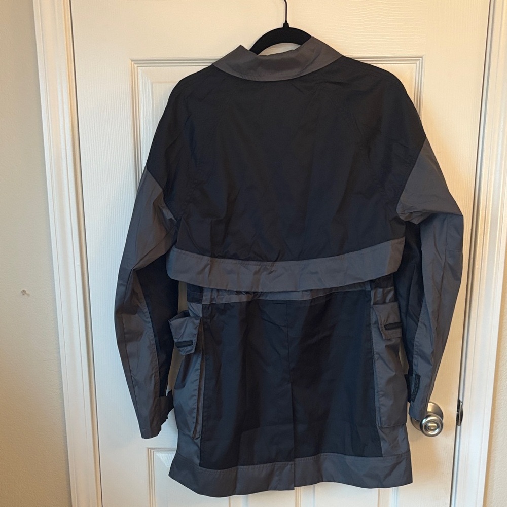 Jordan Women's Black and Gray Utility Jacket - Picture 13 of 13